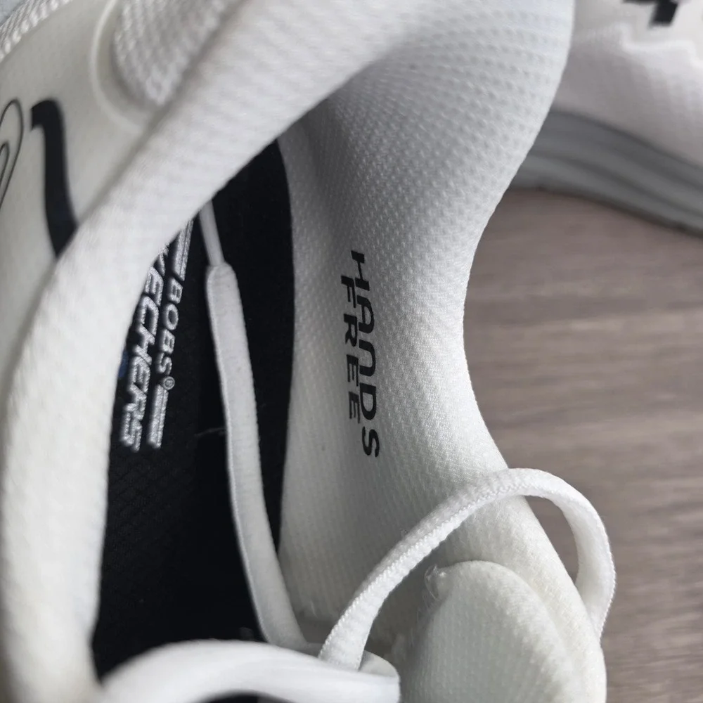 Skechers Hands Free Slip-ins BOBS Skillz Mens 9.5 White Gray 118431 WGY Vegan